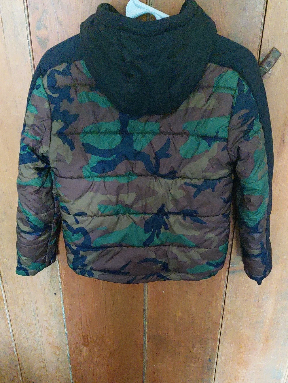 Nike Camouflage Hooded Puffer Jacket in Green and Brown with Black Trim